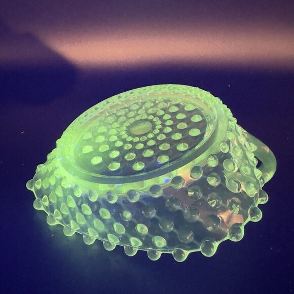1930s Duncan Miller Hobnail Glass Heart Shaped Bon Bon Manganese 365nm Green UV - Picture 2 of 16